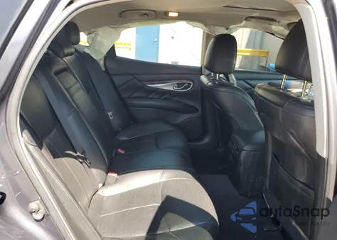 2011 Infiniti M37 z USA, uszkodzony, nr VIN JN1BY1AP7BM323012